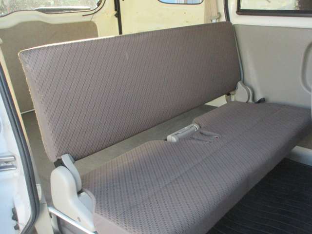 Nissan NV100 Clipper 11