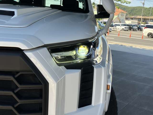 Toyota Hilux 3