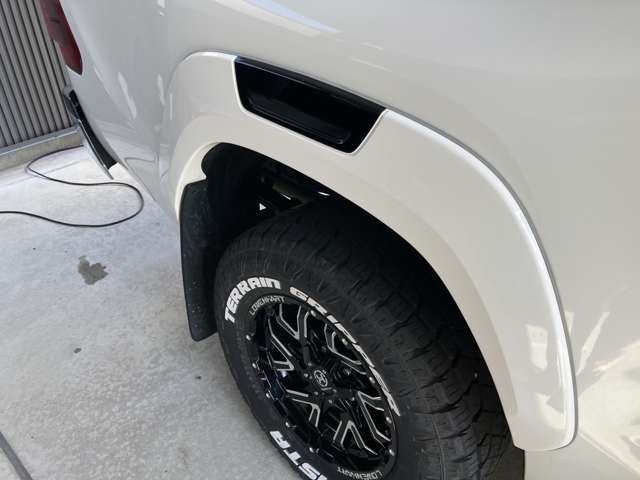 Toyota Hilux 8