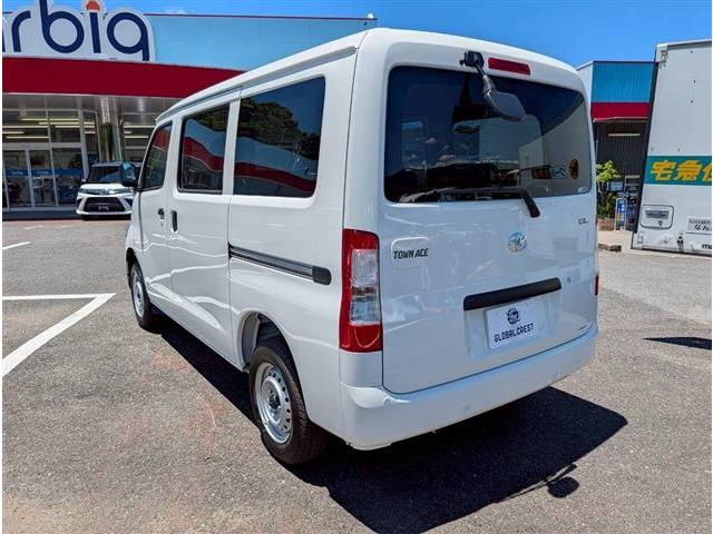 Toyota Town Ace Van 8
