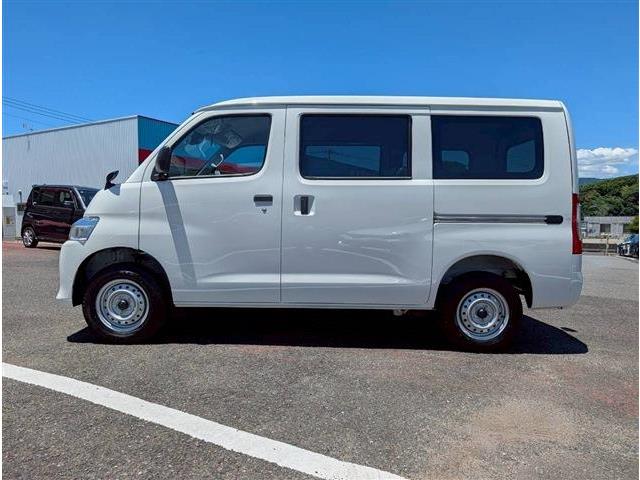 Toyota Town Ace Van 9
