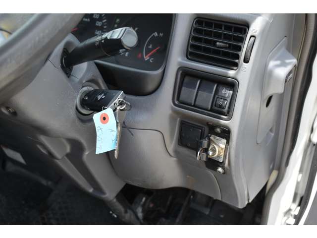 Mazda Bongo Truck 6