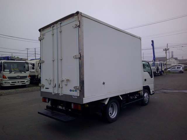 Isuzu Elf 7