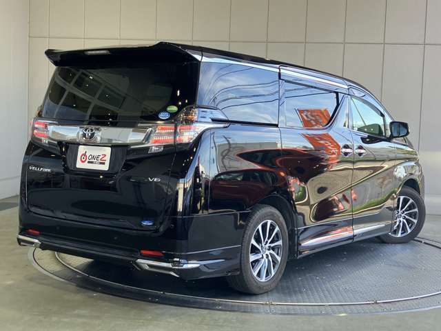 Toyota Vellfire 3