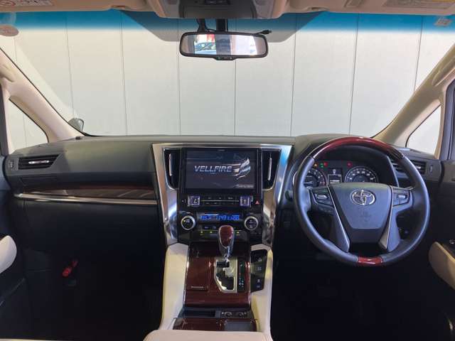 Toyota Vellfire 9