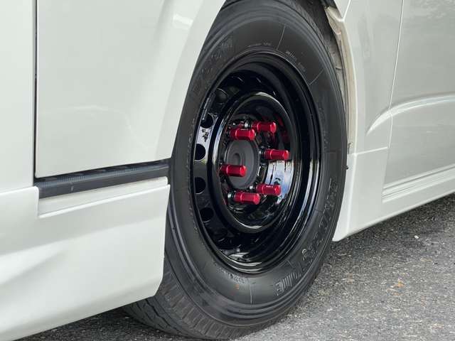 Toyota Hiace Van 12