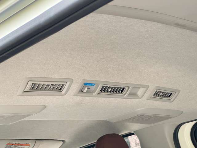 Toyota Hiace Van 2