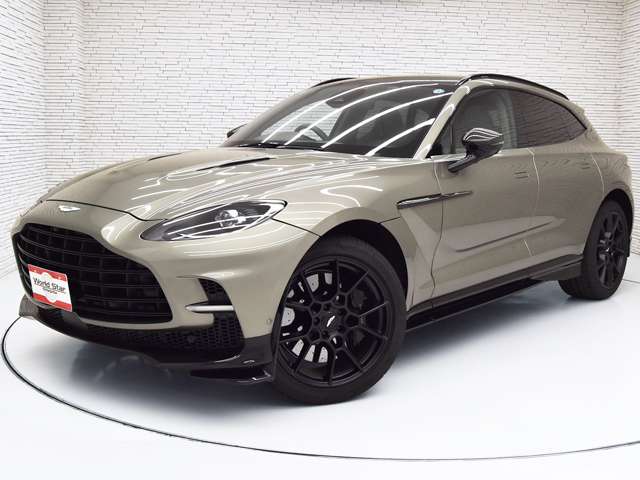 Aston Martin DBX 3