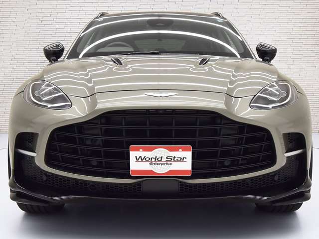 Aston Martin DBX 7