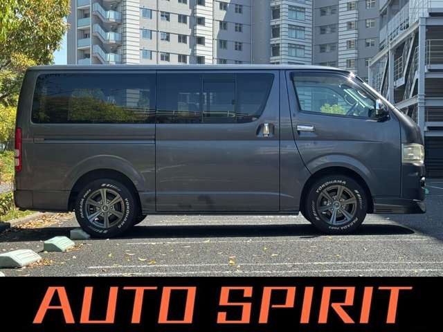 Toyota Hiace Van 11