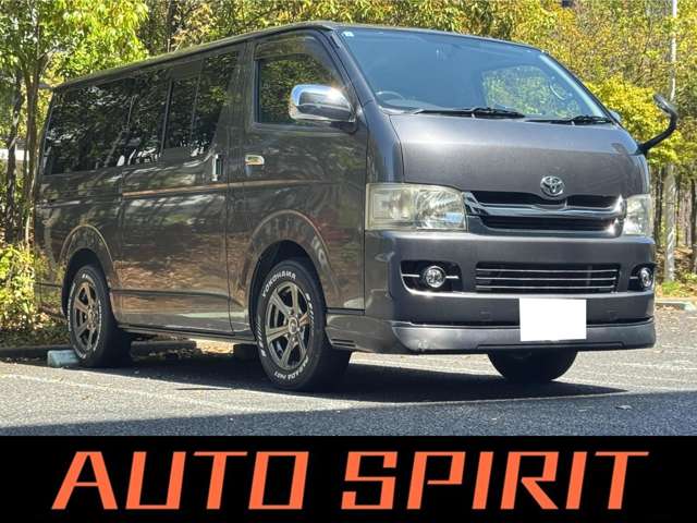 Toyota Hiace Van 12