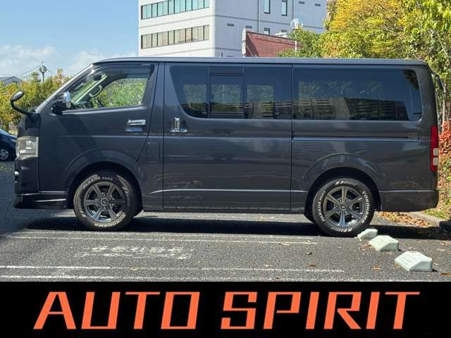 Toyota Hiace Van 7