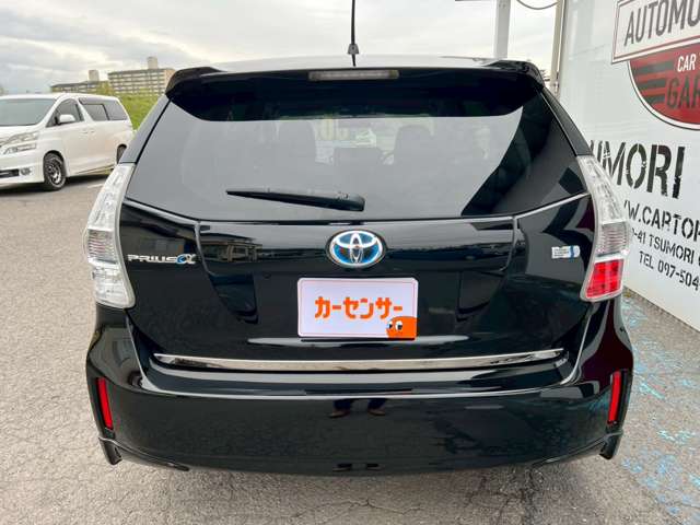 Toyota Prius α 5