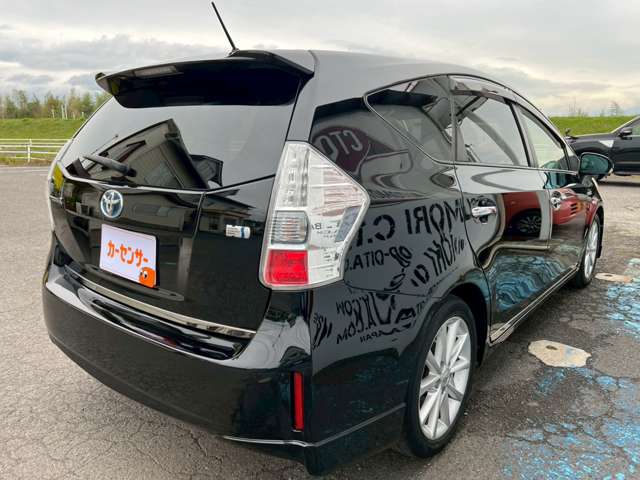 Toyota Prius α 6