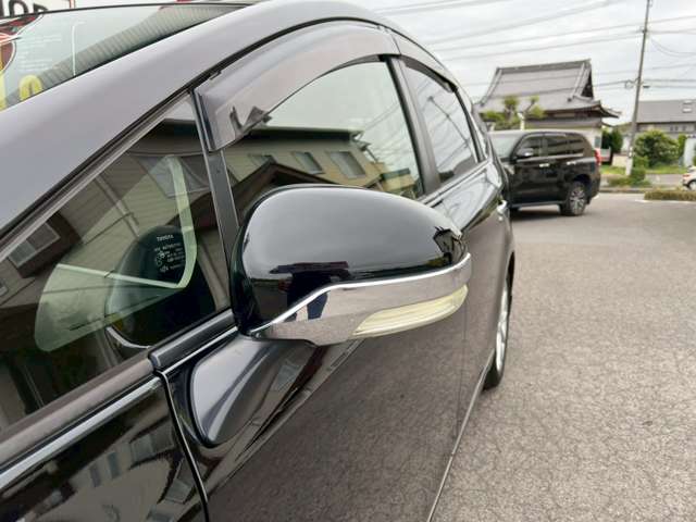 Toyota Prius α 9