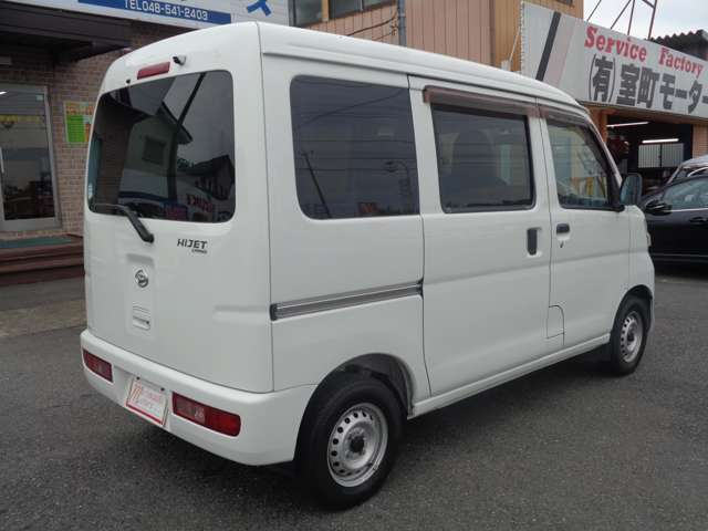Daihatsu Hijet Cargo 6