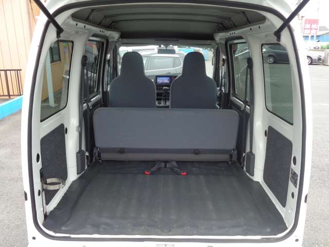 Daihatsu Hijet Cargo 9