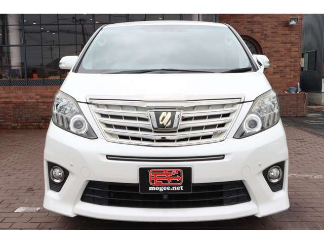 Toyota Alphard 4