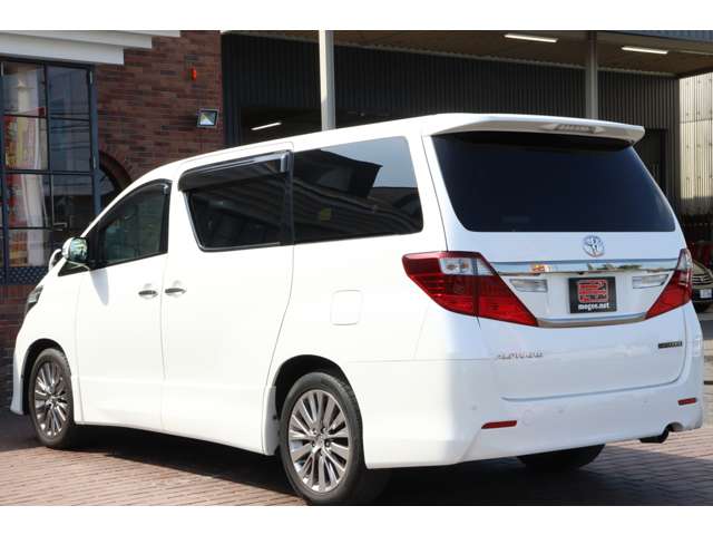 Toyota Alphard 8