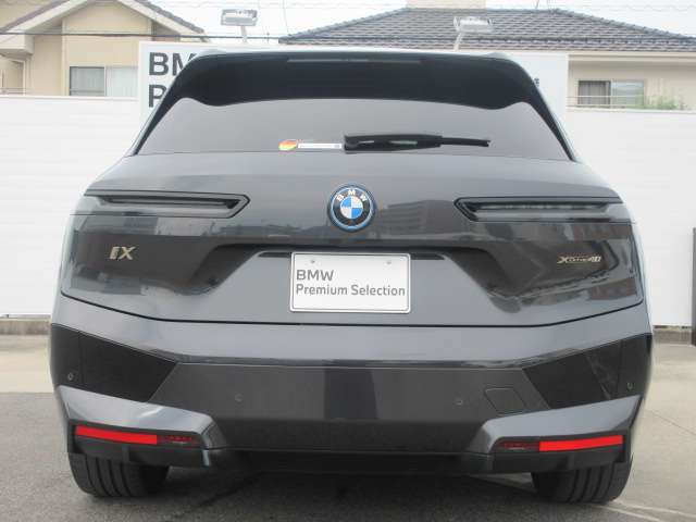 BMW iX 12