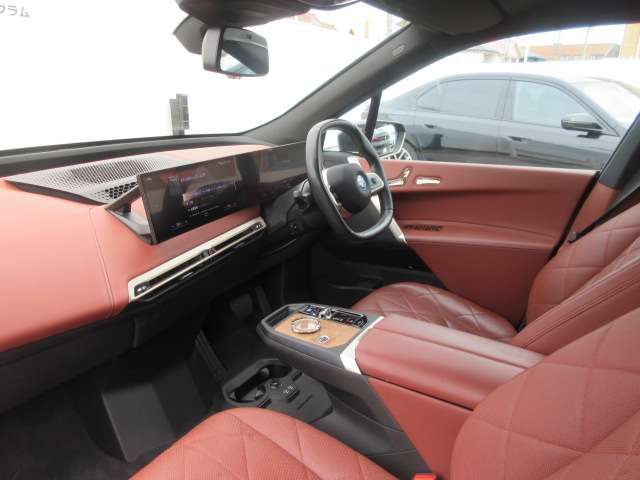 BMW iX 2