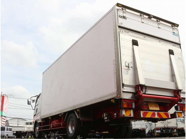 Mitsubishi Fuso Fighter 11