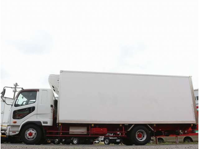 Mitsubishi Fuso Fighter 12