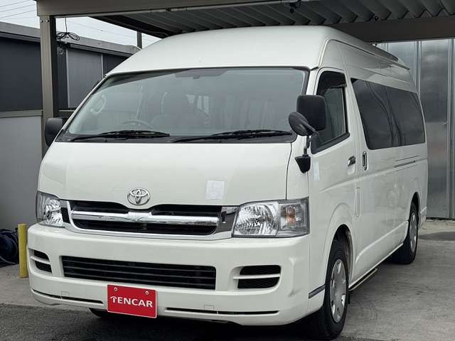 Toyota Hiace Commuter 11