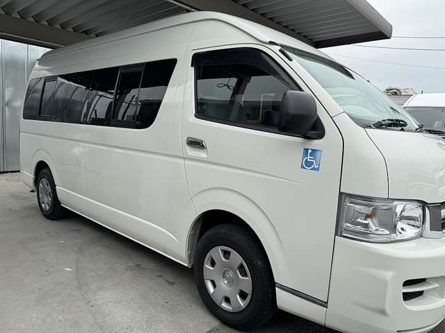 Toyota Hiace Commuter 8