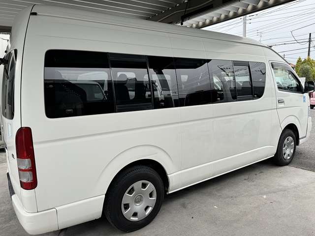 Toyota Hiace Commuter 9