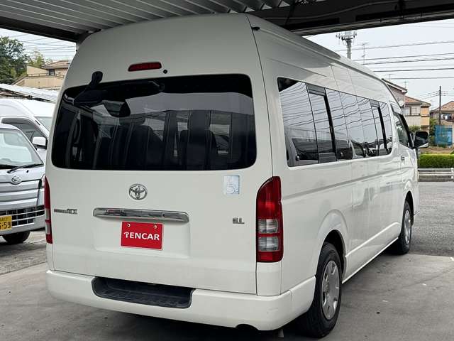 Toyota Hiace Commuter 10