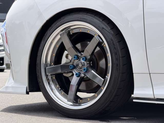 Toyota Alphard 8
