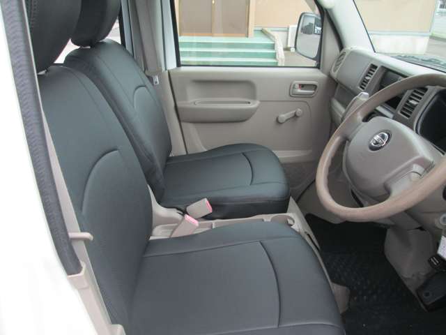 Nissan NV100 Clipper 4