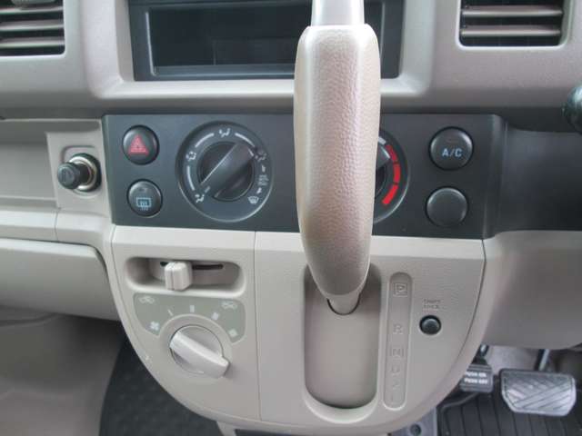 Nissan NV100 Clipper 5