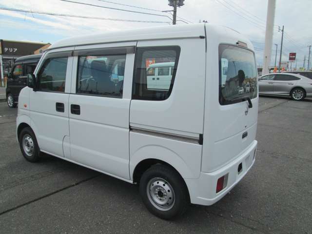 Nissan NV100 Clipper 10