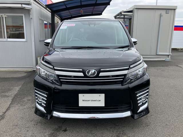 Toyota Voxy 2