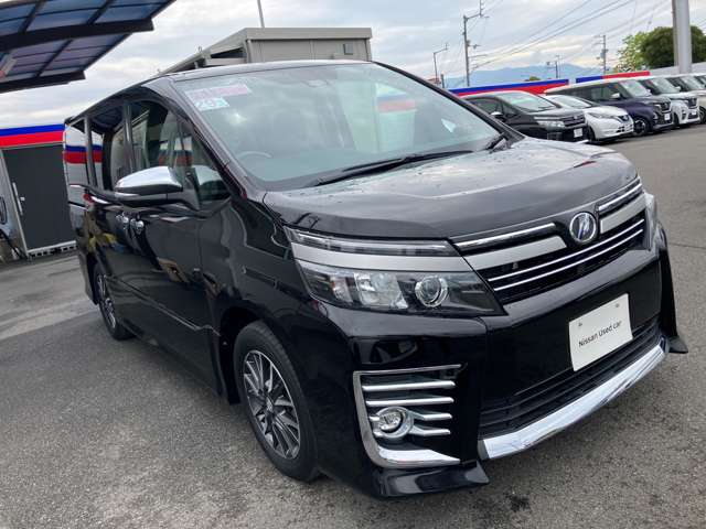 Toyota Voxy 9