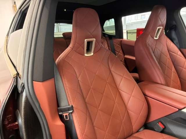 BMW iX 8