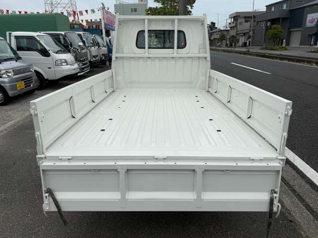 Mazda Bongo Truck 10