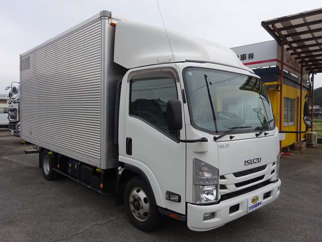 Isuzu Elf 3