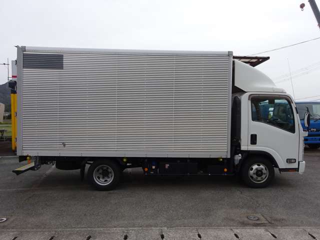 Isuzu Elf 4