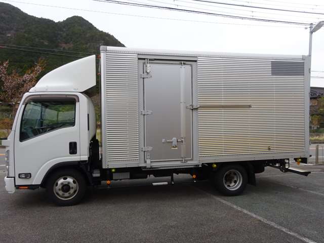 Isuzu Elf 8