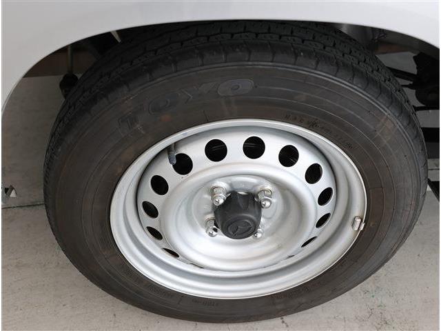 Mazda Familia Van 9