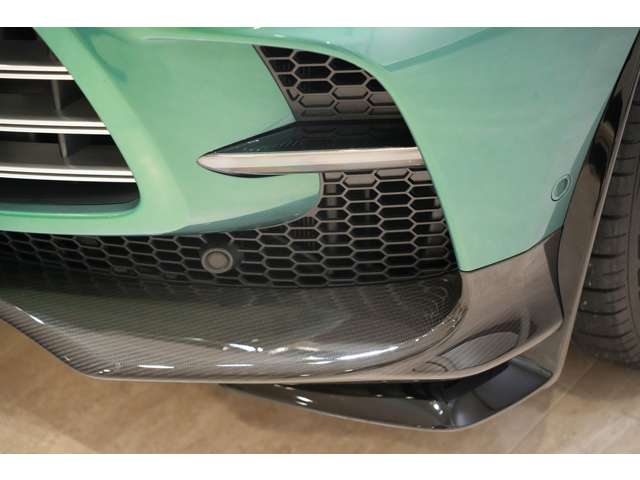 Aston Martin DBX 7