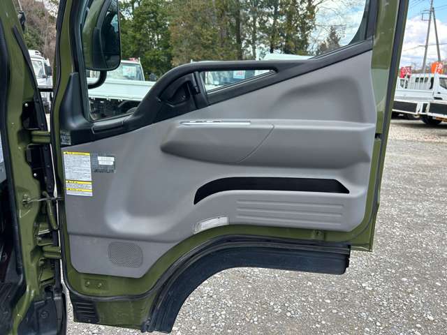 Mitsubishi Fuso Canter 9