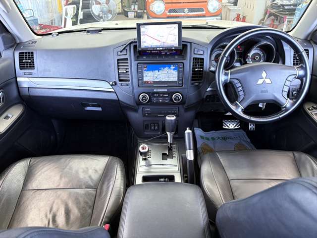 Mitsubishi Pajero 10