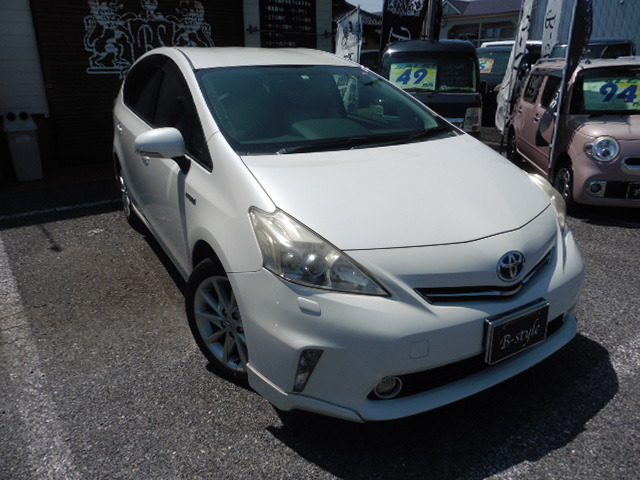 Toyota Prius α 7