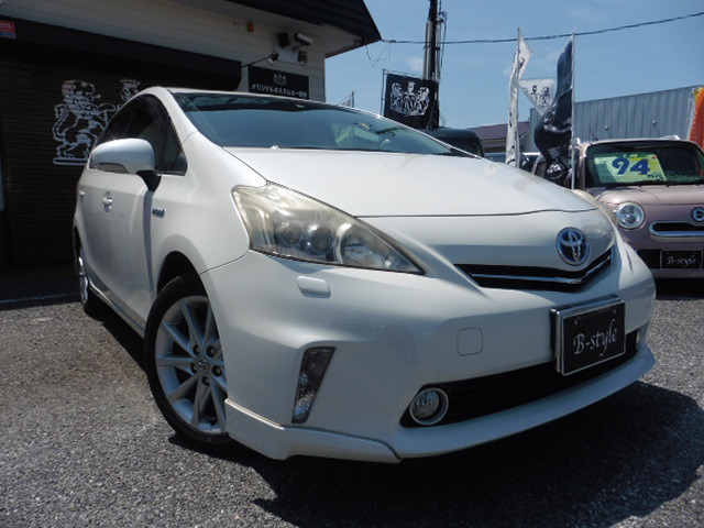 Toyota Prius α 8