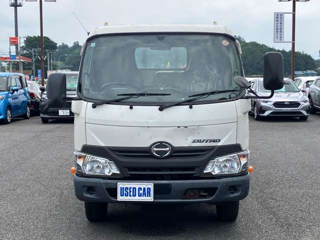 Hino Dutro 3
