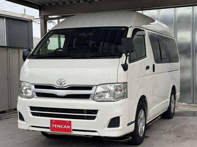 Toyota Hiace Van 11